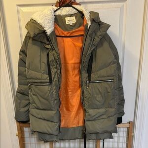 Orolay medium olive green winter coat.